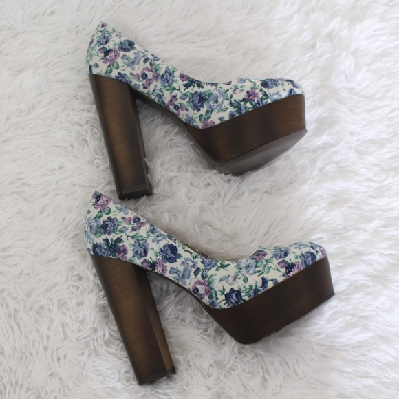 Yoki Floral Print Platform Heels Size 8 - Picture 4 of 8